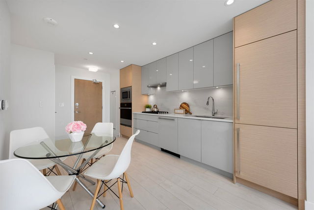 1304 - 3438 Sawmill Crescent