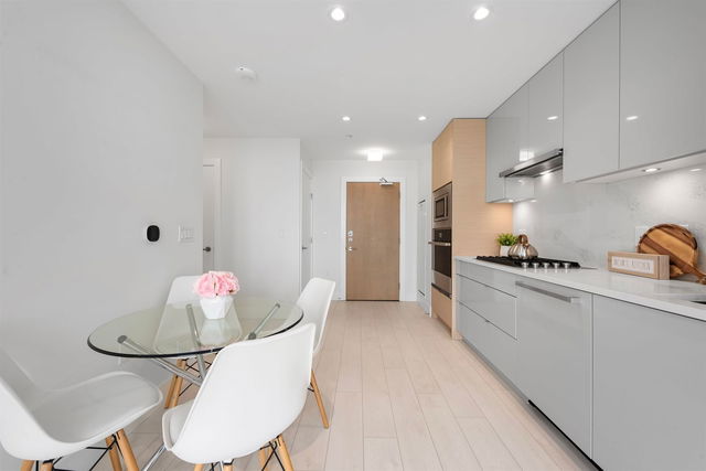1304 - 3438 Sawmill Crescent