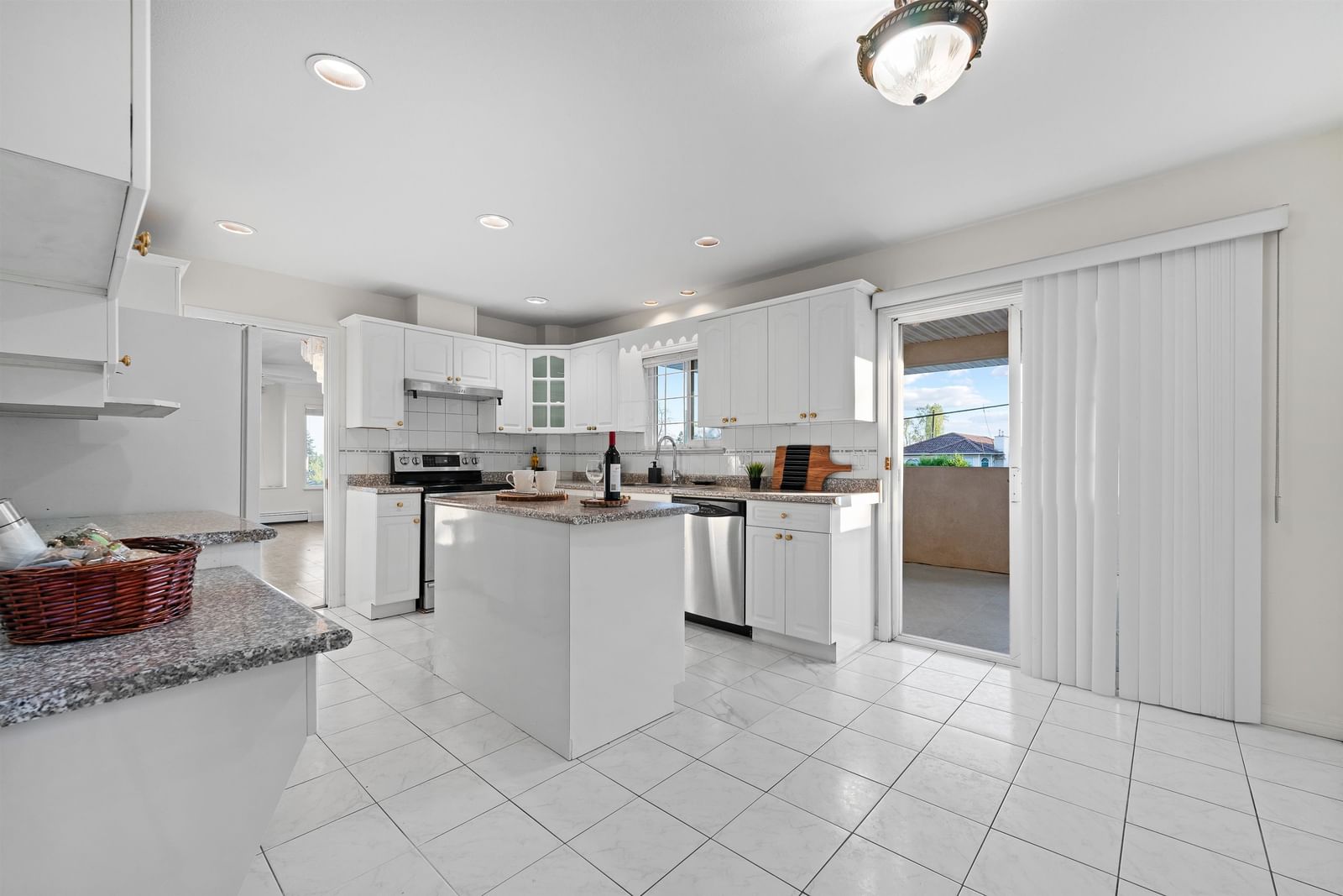 Listing Image 11
