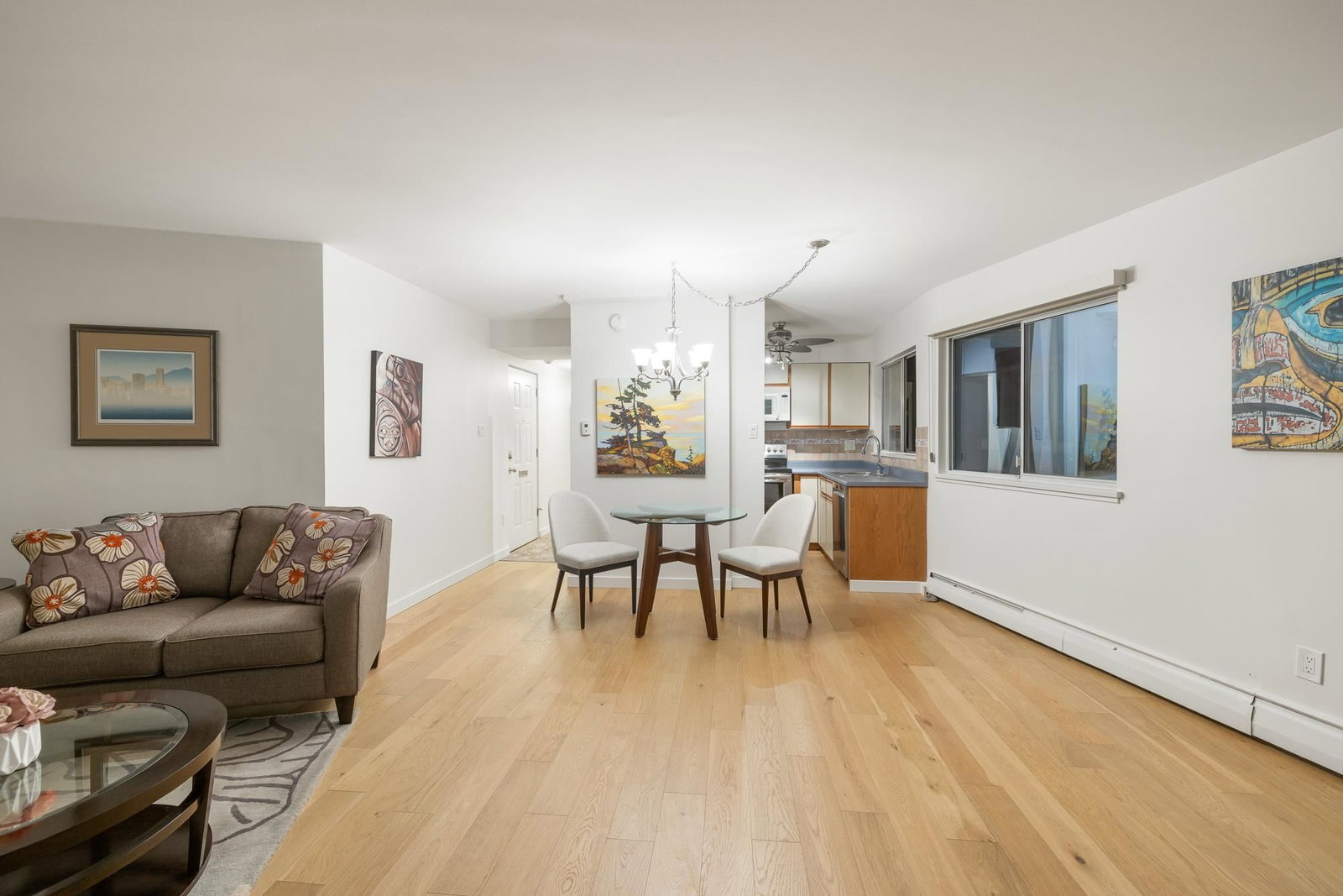 Listing Image 8