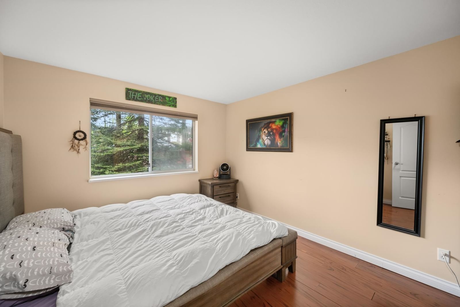 Listing Image 16