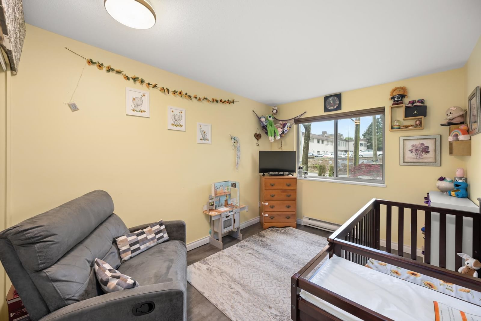 Listing Image 19