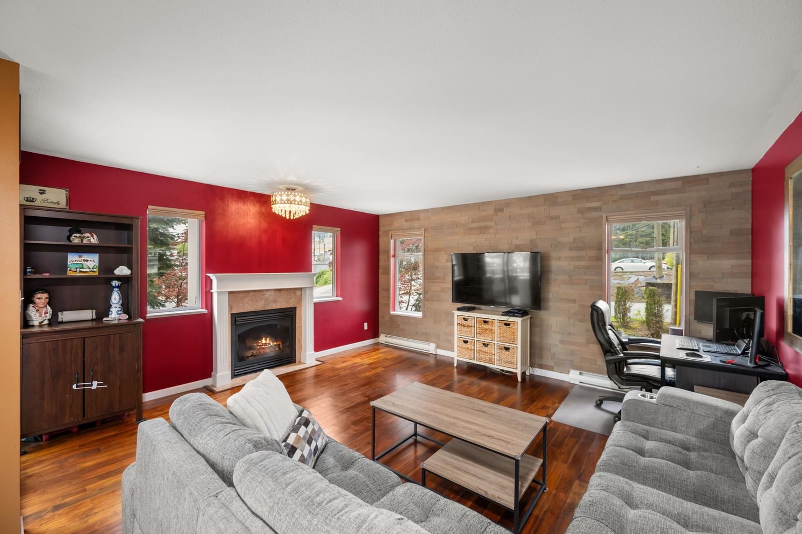 Listing Image 5