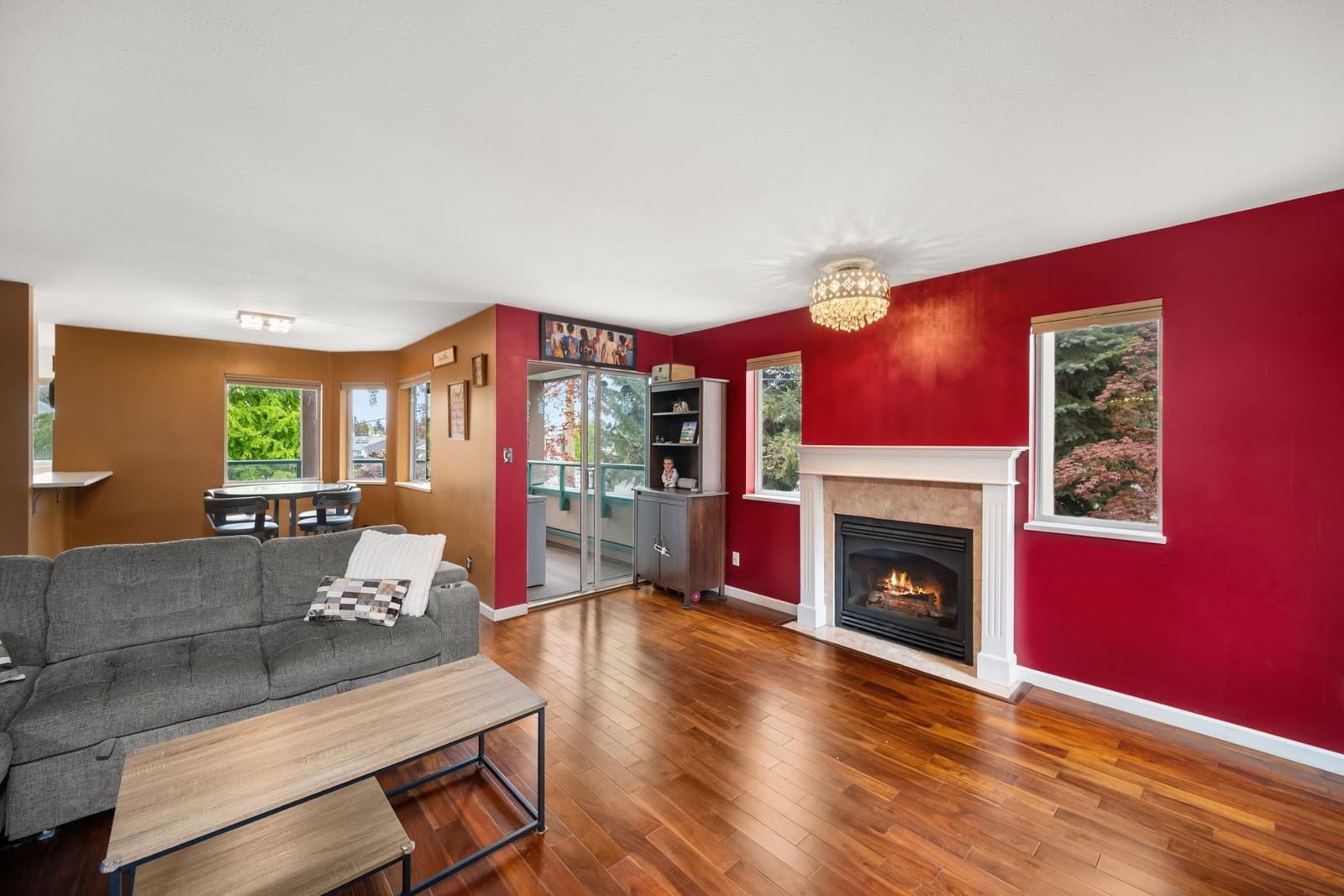 Listing Image 8
