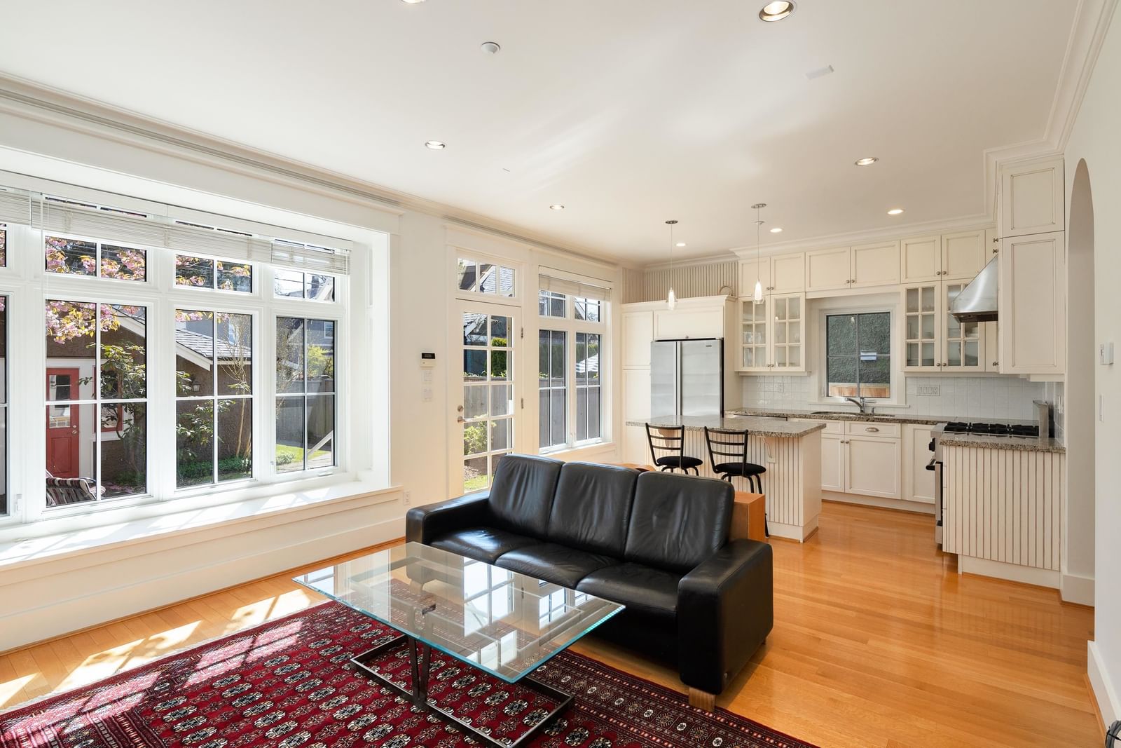 Listing Image 11