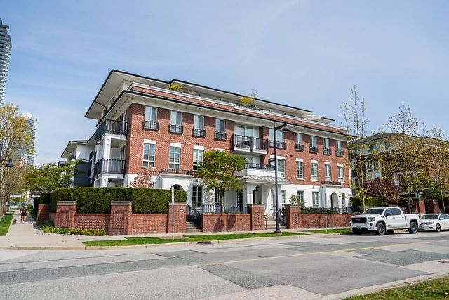 303 - 545 Foster Avenue