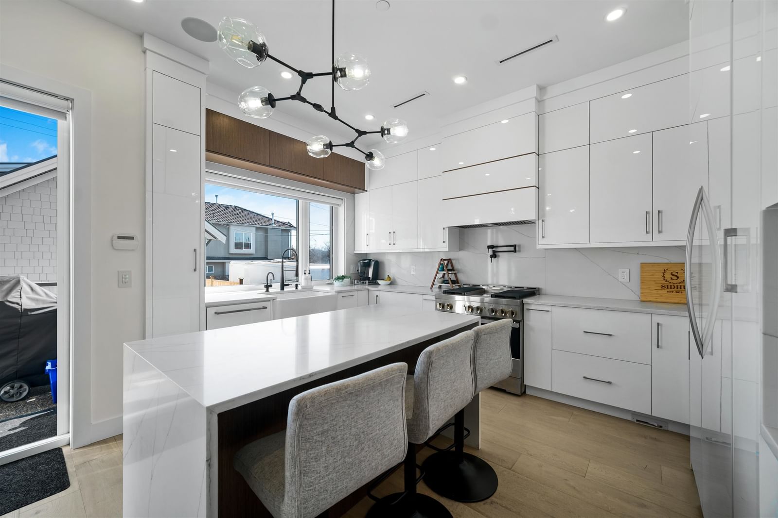 Listing Image 9