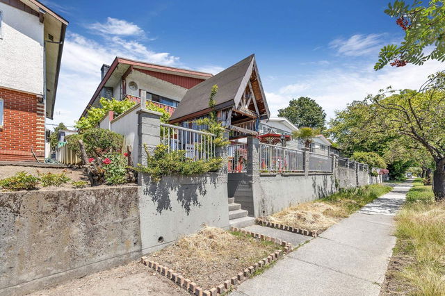 1017 Marine Drive