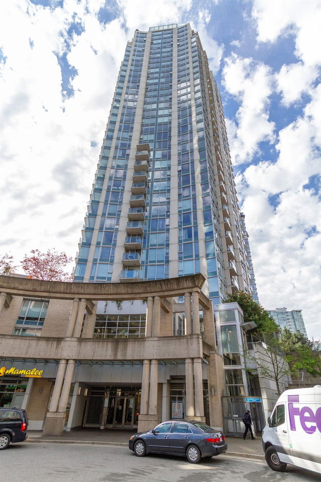 901 - 188 Keefer Place