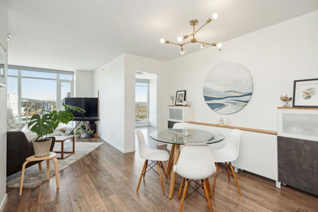 2905 - 2133 Douglas Road
