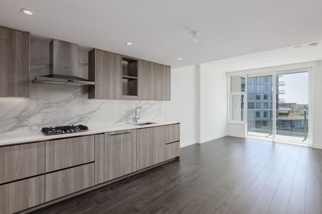 1083 - 8671 Hazelbridge Way