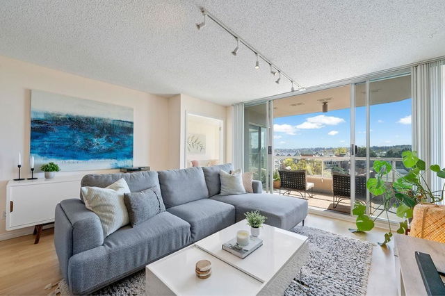 502 - 1065 Quayside Drive