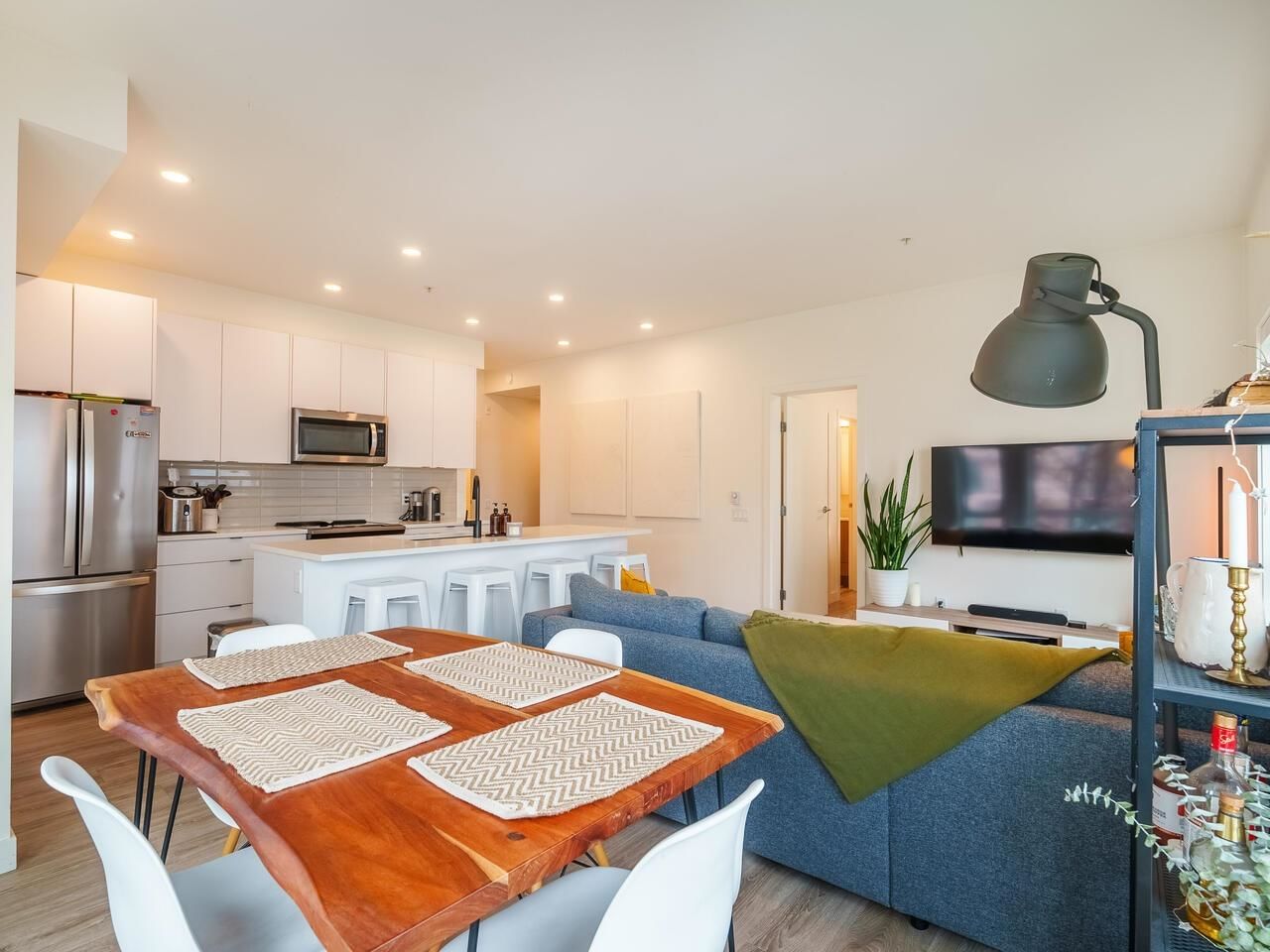 Listing Image 9