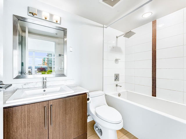 606 - 8068 Westminster Highway