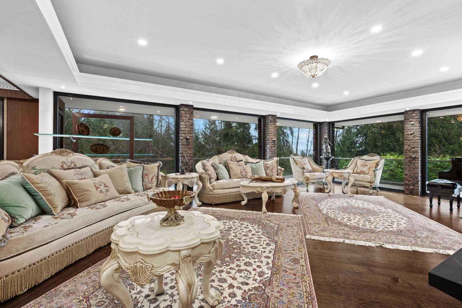 Listing Image 12