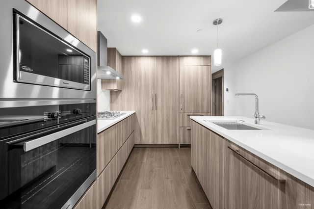 416 - 8611 Hazelbridge Way