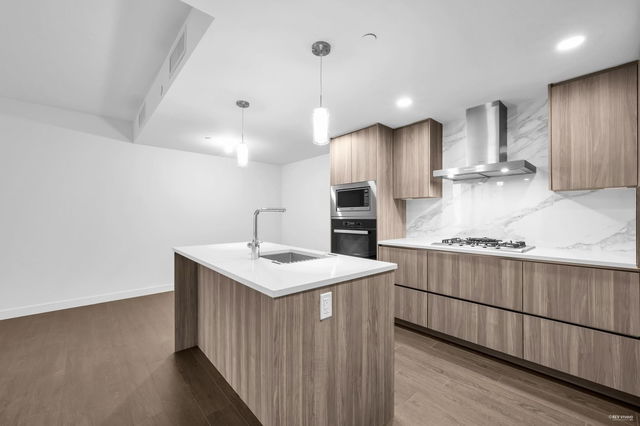 416 - 8611 Hazelbridge Way
