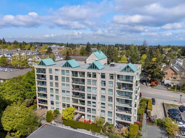 702 - 15466 North Bluff Road