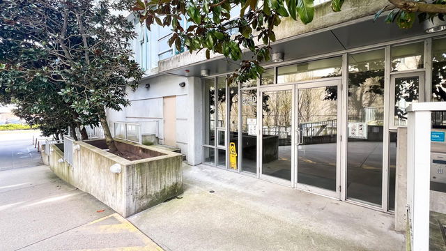 910 - 8280 Lansdowne Road