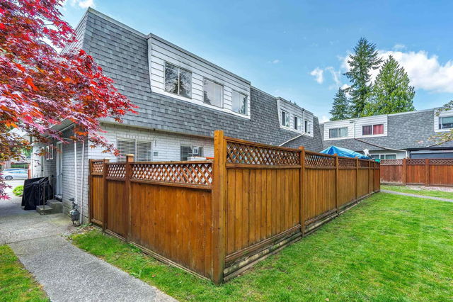 25 - 21555 Dewdney Trunk Road