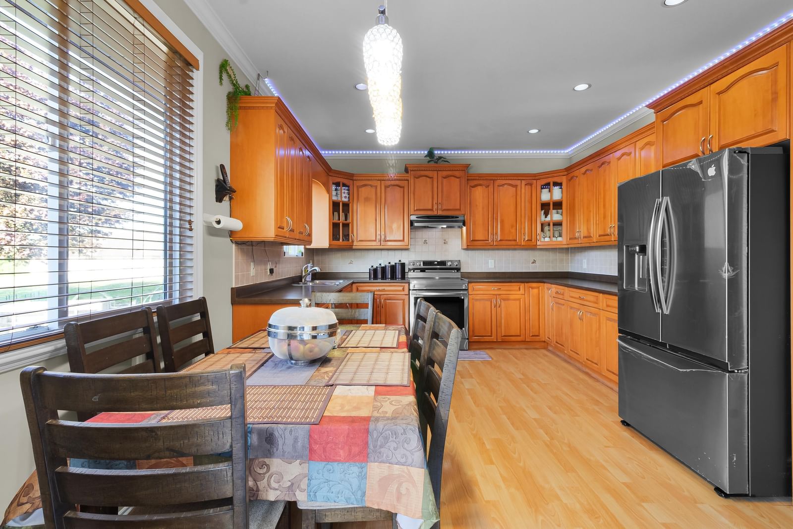 Listing Image 19