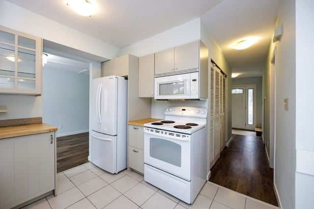 1373 Lynn Valley Road