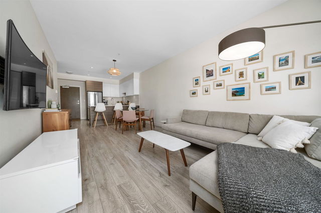 402 - 4468 Dawson Street