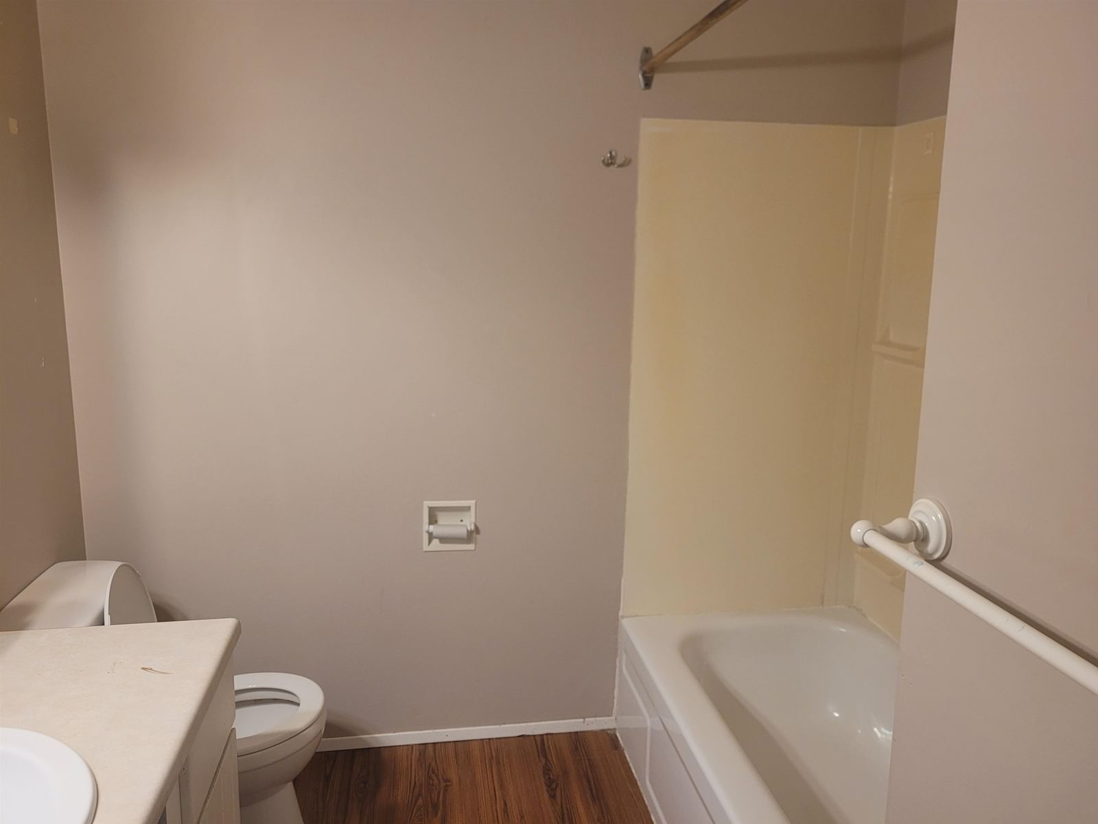 Listing Image 17