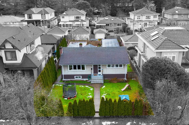 2348 Oliver Crescent