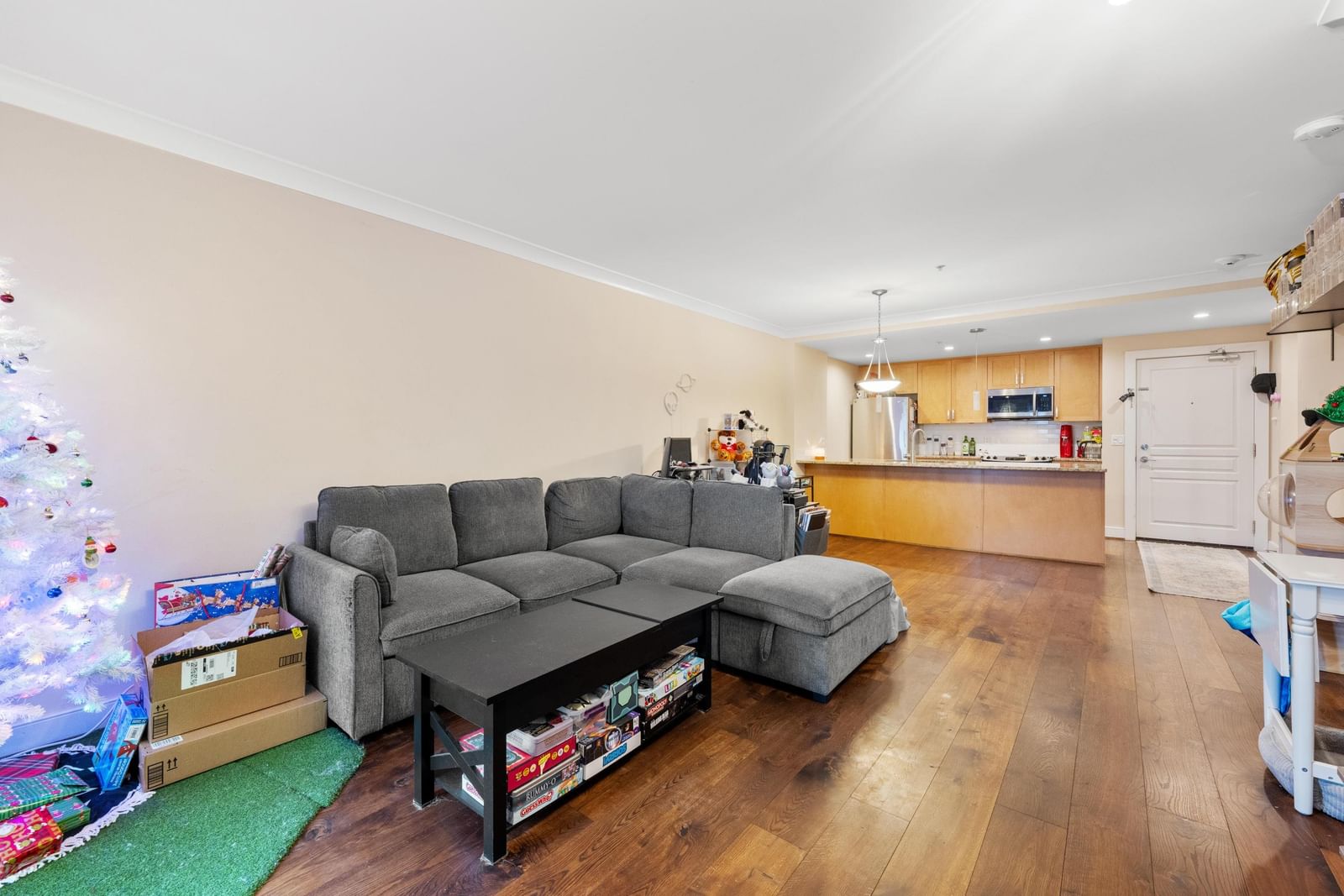 Listing Image 12
