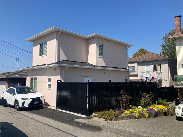 Laneway - 2956 16th Avenue