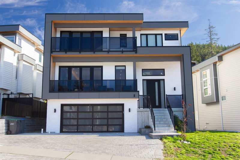 8 - 3385 Mamquam Road, Squamish, V8B 0E3 | Image 2