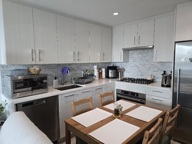 403 - 518 Whiting Way