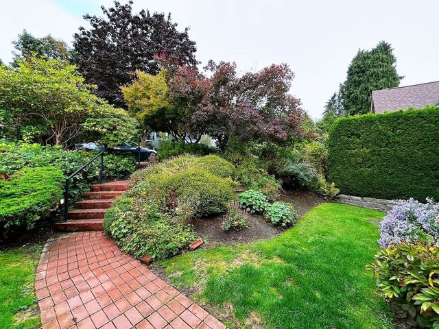 4309 Locarno Crescent