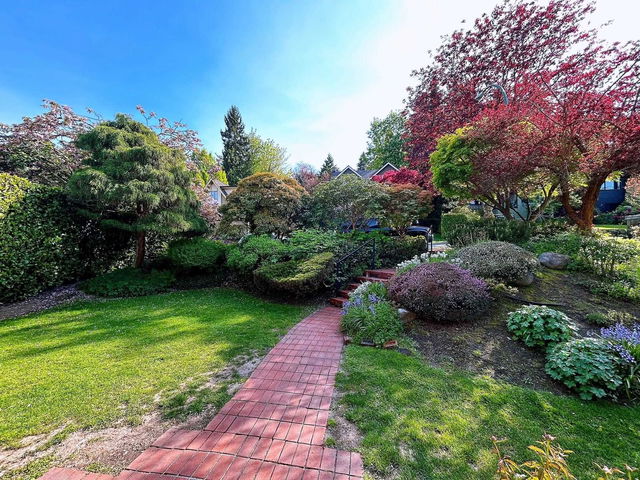 4309 Locarno Crescent