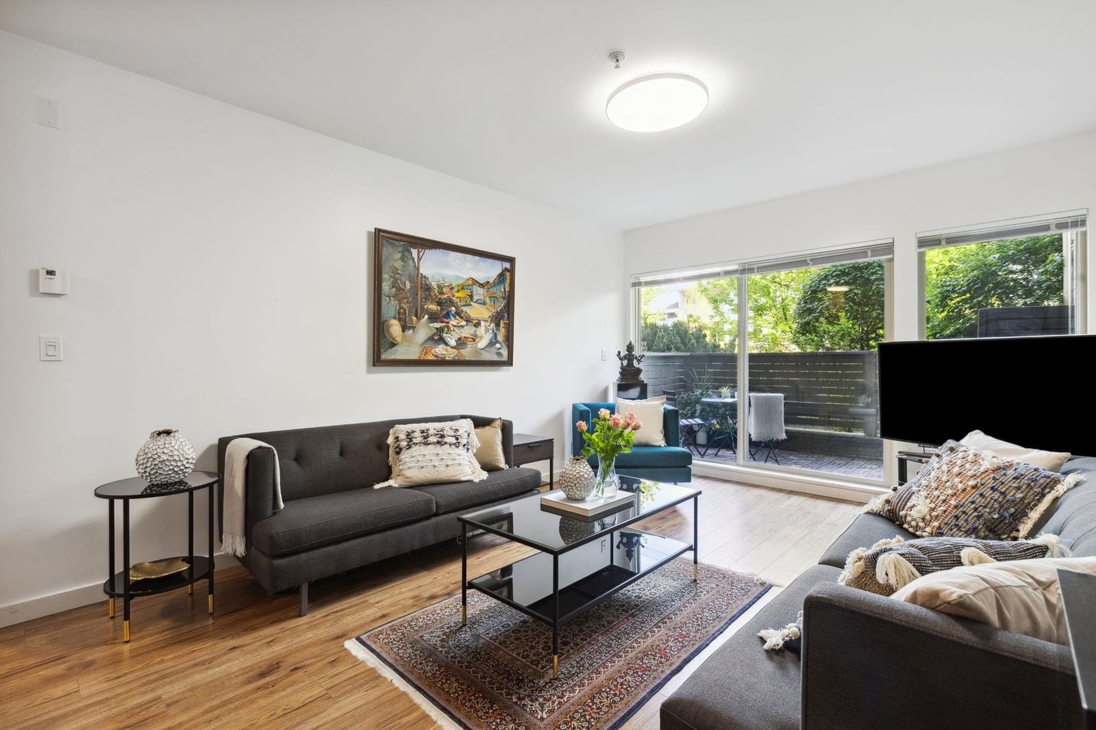 Listing Image 11