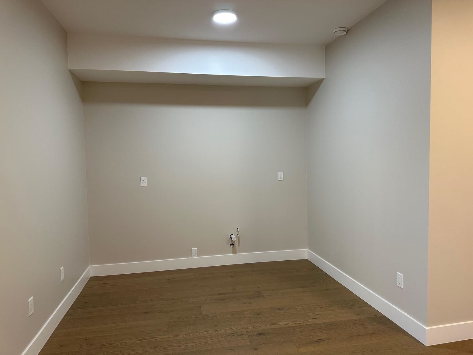Listing Image 24