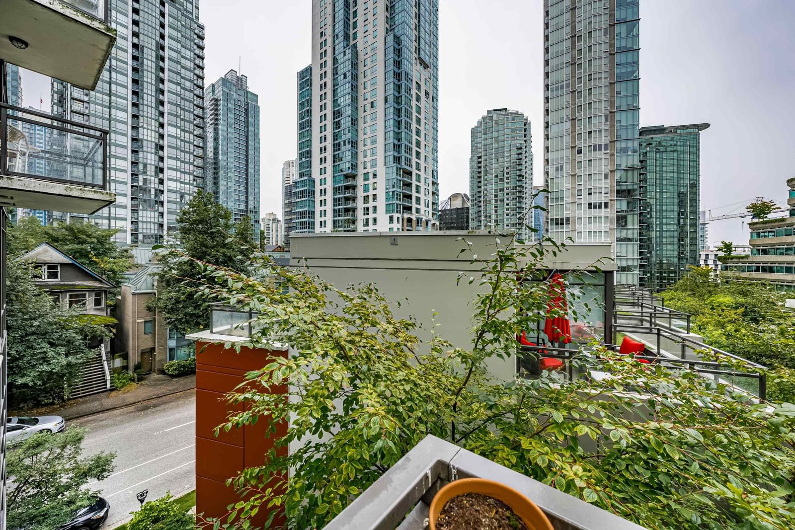 Listing Image 11