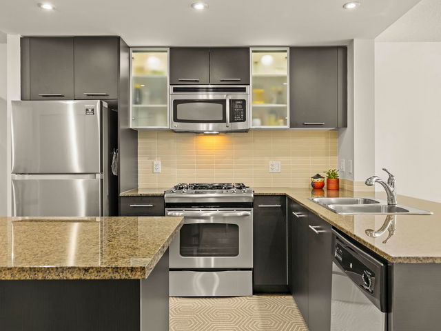 601 - 3333 Corvette Way