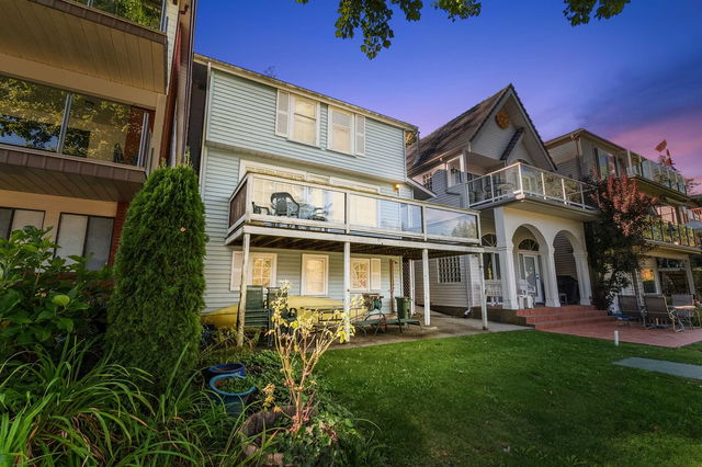 25 Lakeshore Drive
