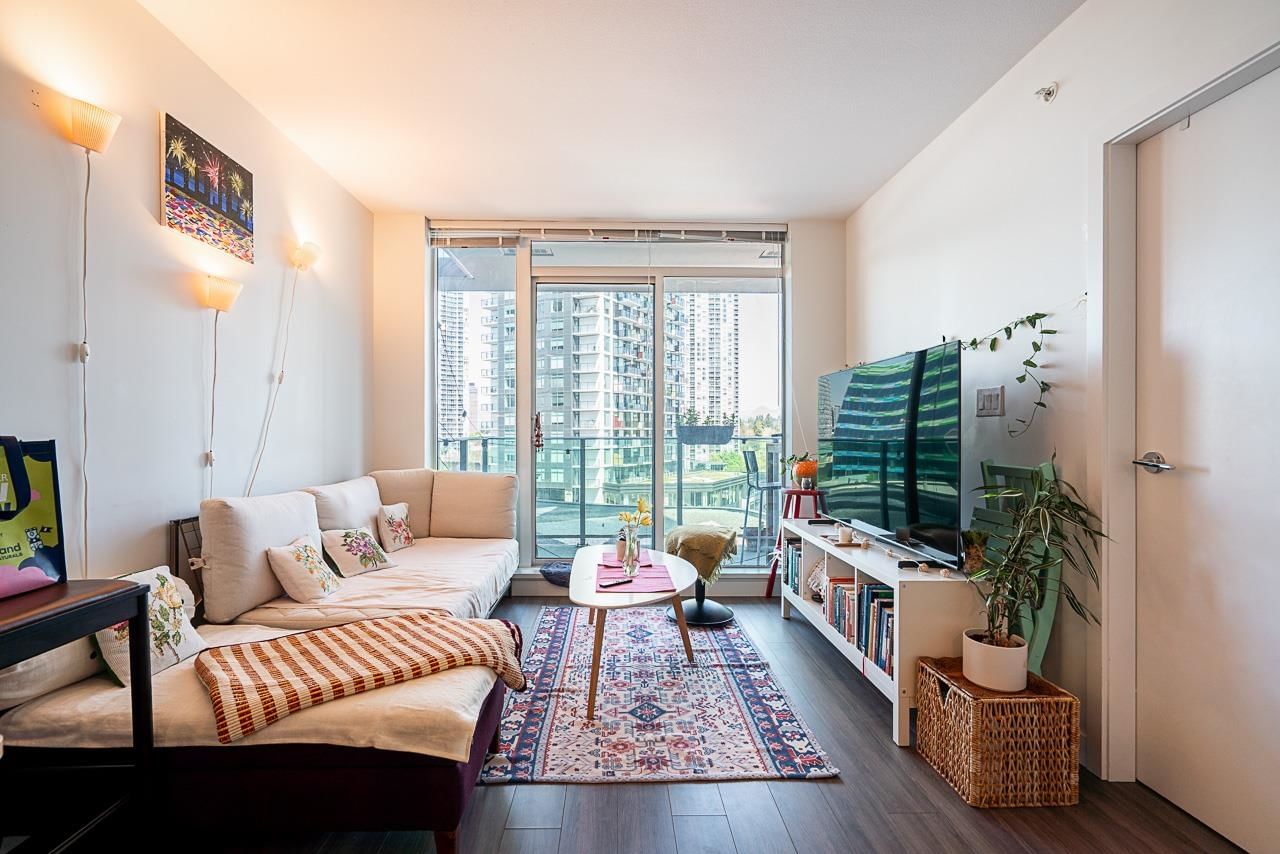 Listing Image 11