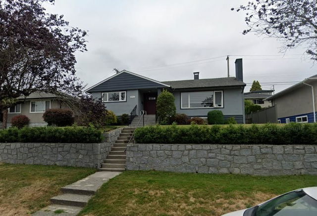 4711 Ridgelawn Drive