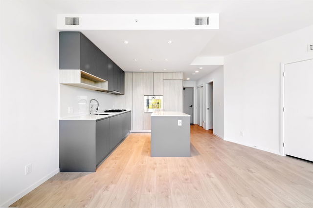 422 - 6808 Minoru Boulevard