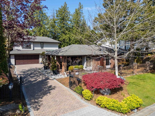 5660 Goldenrod Crescent