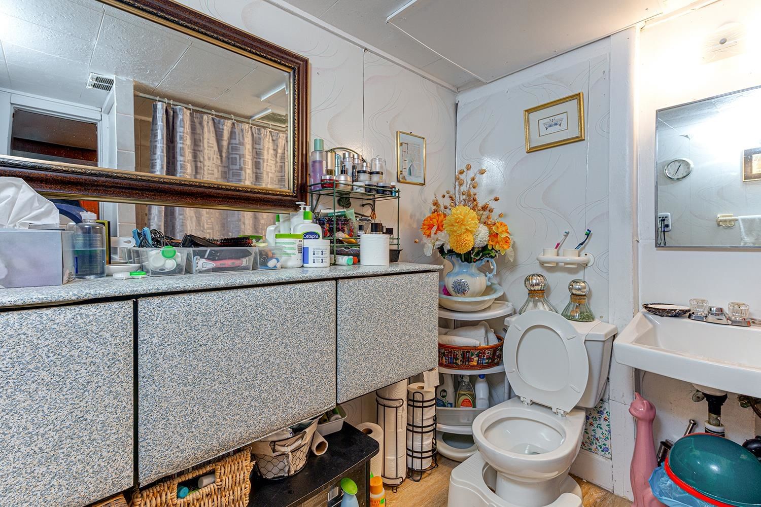 Listing Image 10