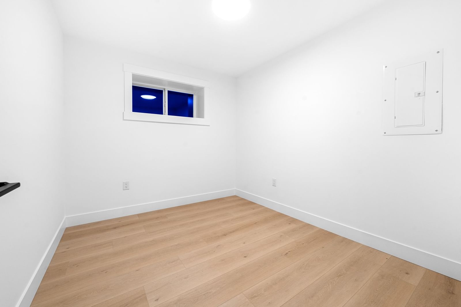 Listing Image 33