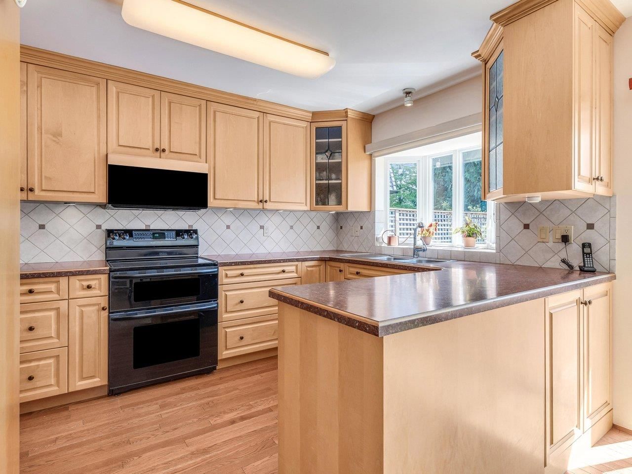 Listing Image 11