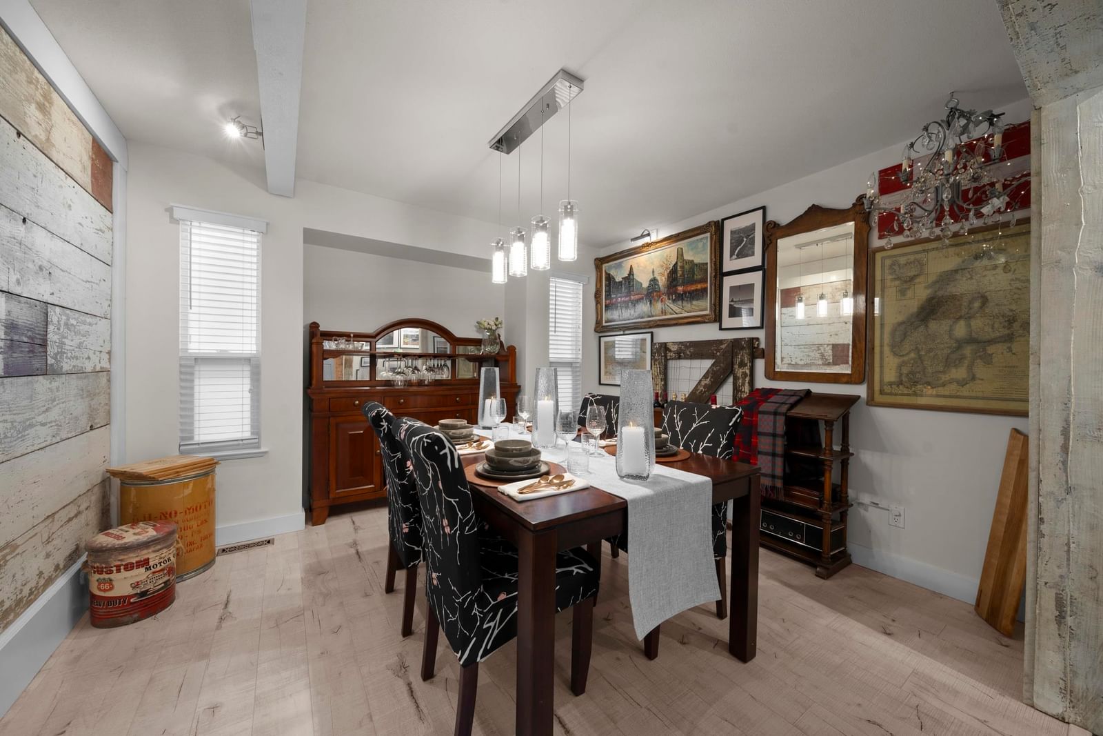 Listing Image 11