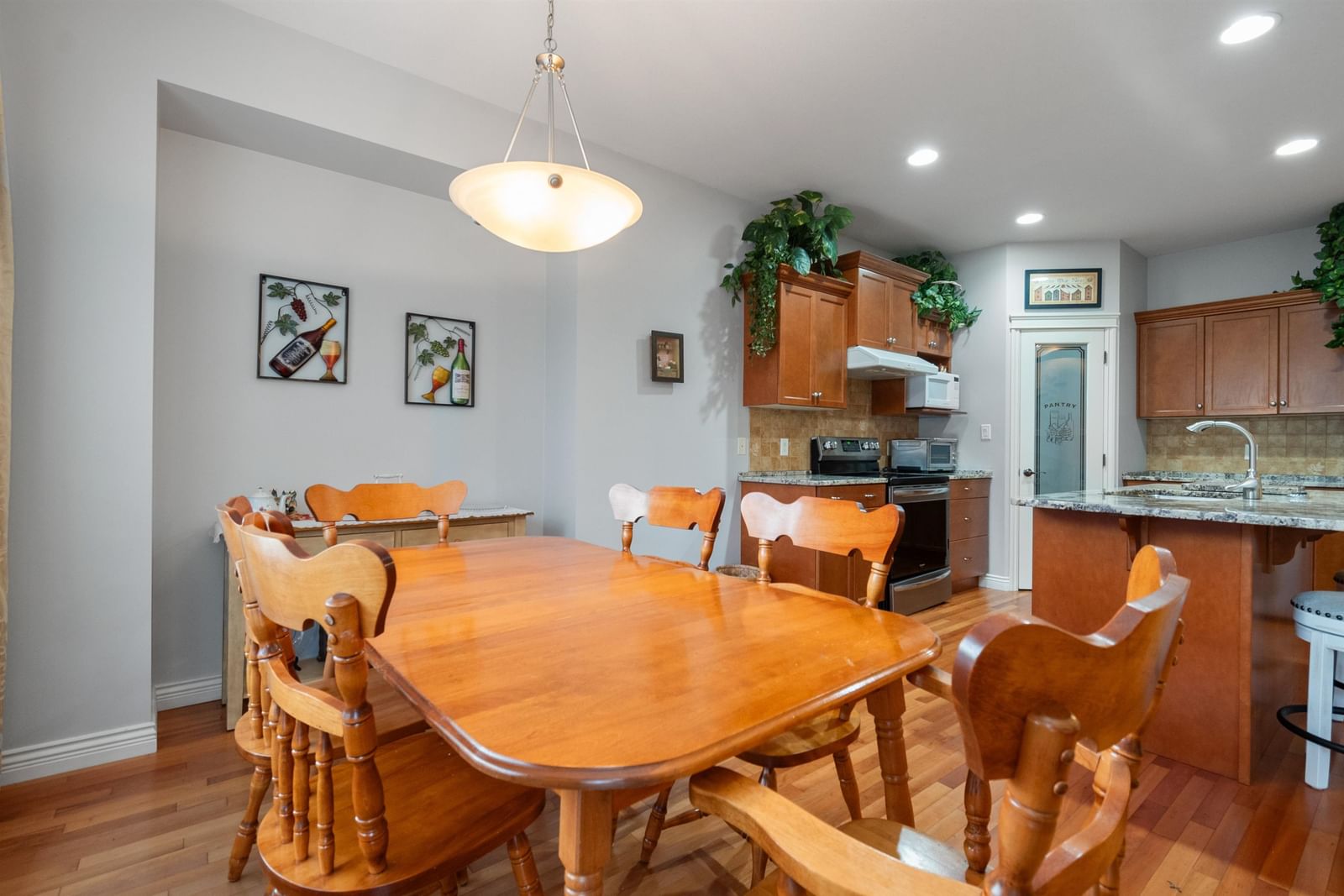 Listing Image 12
