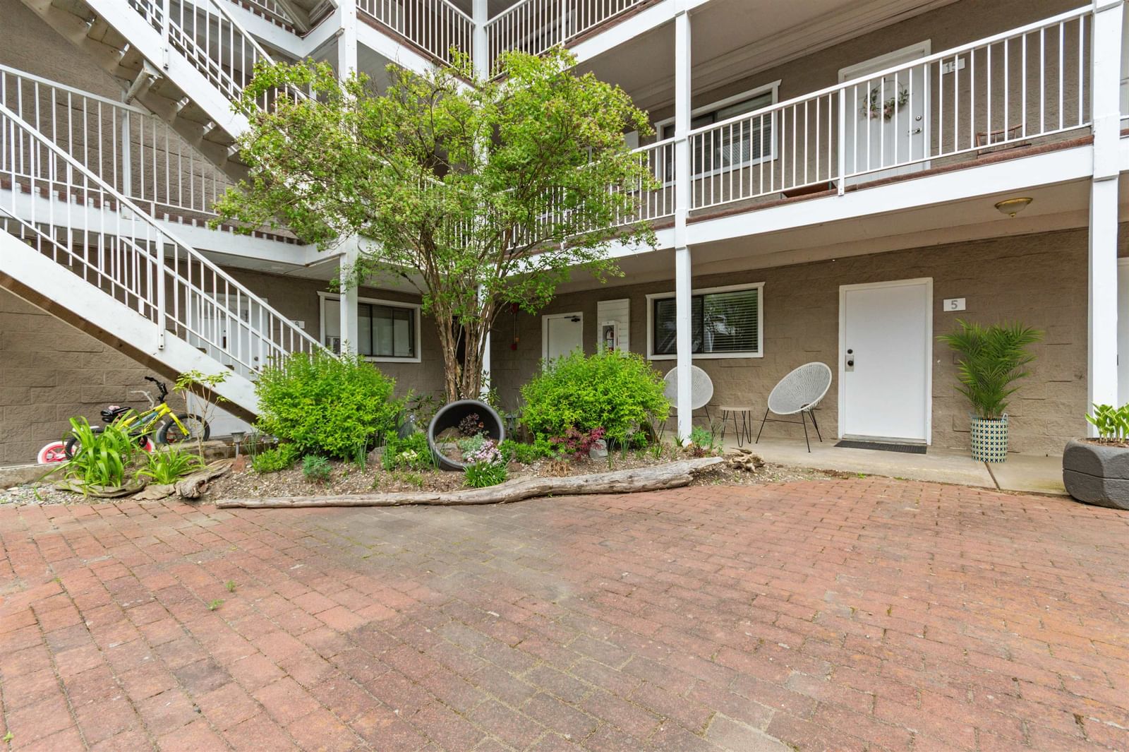 Listing Image 19